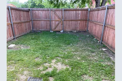 632 S Rogers Road, Irving, TX 75060 - Photo 9