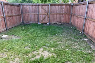 632 S Rogers Rd, Irving, TX 75060 - Photo 9