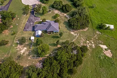 1917 Bentwater Parkway, Granbury, TX 76049 - Photo 27