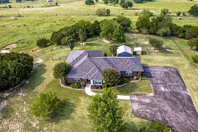 1917 Bentwater Parkway, Granbury, TX 76049 - Photo 25