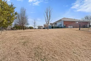 1917 Bentwater Pkwy, Granbury, TX 76049 - Photo 25