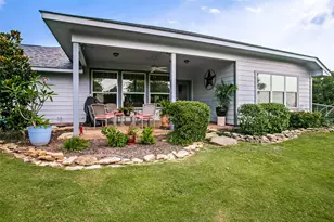 1917 Bentwater Pkwy, Granbury, TX 76049 - Photo 23