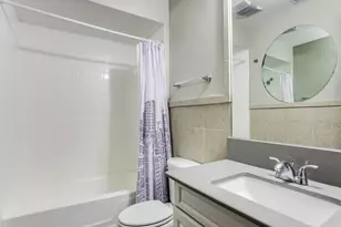 202 S Willomet Dr, Dallas, TX 75208 - Photo 5