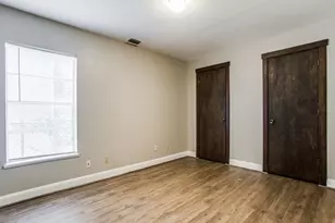 202 S Willomet Dr, Dallas, TX 75208 - Photo 13