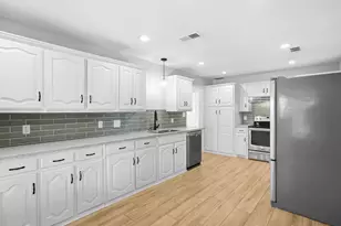 205 Rock Springs Ct, Waxahachie, TX 75165 - Photo 19