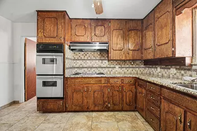 215 E Huitt Lane, Euless, TX 76040 - Photo 7