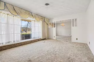 215 E Huitt Ln, Euless, TX 76040 - Photo 3