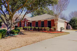 1045 Blueberry Ct, Crowley, TX 76036 - Photo 3