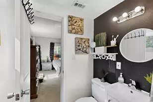 504 Jefferson St, Hillsboro, TX 76645 - Photo 13