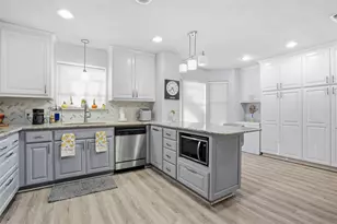 685 Cardinal Ridge Rd, Burleson, TX 76028 - Photo 11