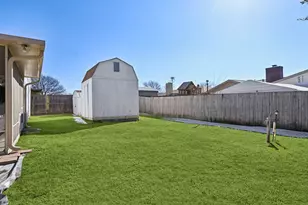 2106 Avalon Ln, Arlington, TX 76014 - Photo 27