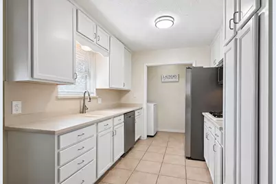 2106 Avalon Lane, Arlington, TX 76014 - Photo 5