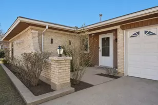 2106 Avalon Ln, Arlington, TX 76014 - Photo 29
