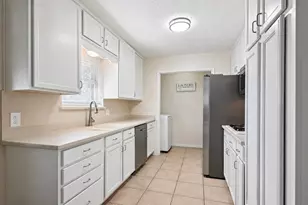 2106 Avalon Ln, Arlington, TX 76014 - Photo 5
