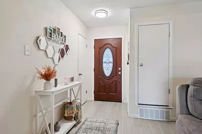 2106 Avalon Lane, Arlington, TX 76014 - Photo 9
