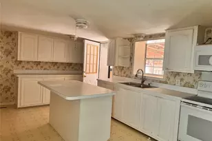 508 Lilac Dr, Granbury, TX 76049 - Photo 7