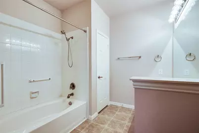 237 Heritage Hill Drive, Lewisville, TX 75067 - Photo 21