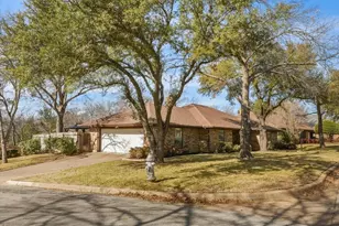 1662 Watson Rd, Fort Worth, TX 76103 - Photo 3