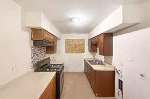 925 Manning St, Grand Prairie, TX 75051 - Photo 13