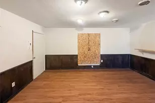 925 Manning St, Grand Prairie, TX 75051 - Photo 9