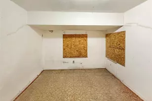 925 Manning St, Grand Prairie, TX 75051 - Photo 5