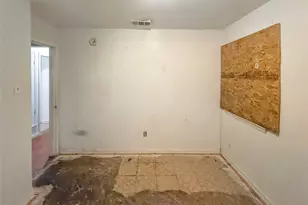 925 Manning St, Grand Prairie, TX 75051 - Photo 15