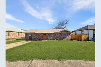925 Manning Street, Grand Prairie, TX 75051 - Photo 1