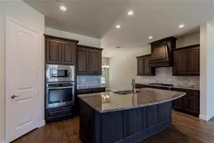 2545 Gramercy Park Dr, Flower Mound, TX 75028 - Photo 7