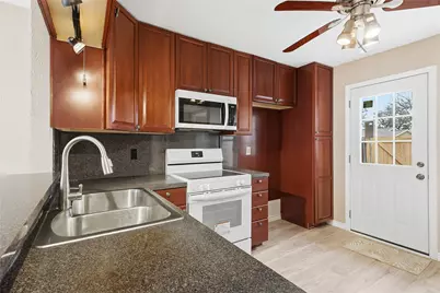 1805 W Spring Creek Parkway #EE2, Plano, TX 75023 - Photo 15