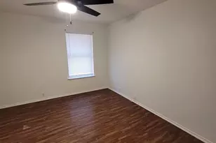 825 Stafford Station Dr, Saginaw, TX 76131 - Photo 9