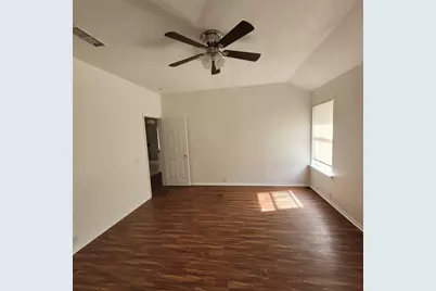 825 Stafford Station Drive, Saginaw, TX 76131 - Photo 11