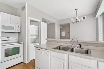 2002 N Fitzhugh Avenue #1, Dallas, TX 75204 - Photo 5