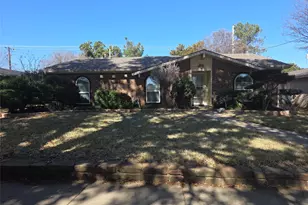 1405 Carnation Dr, Lewisville, TX 75067 - Photo 1
