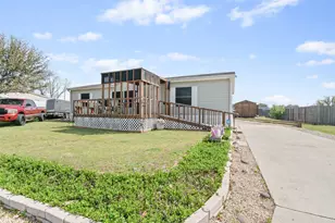 310 Glenwood St, Gainesville, TX 76240 - Photo 23