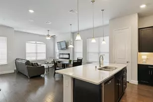 2813 Troutt Dr, Carrollton, TX 75010 - Photo 13