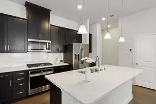 2813 Troutt Dr, Carrollton, TX 75010 - Photo 11