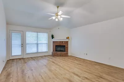 10837 Braemoor Drive, Fort Worth, TX 76052 - Photo 13