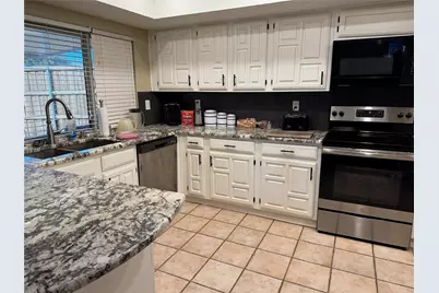 3437 Livingston Lane, Carrollton, TX 75007 - Photo 5