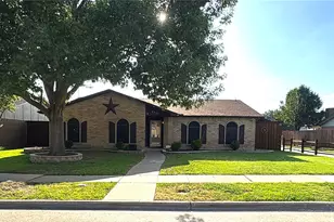 3437 Livingston Ln, Carrollton, TX 75007 - Photo 1