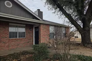 1745 Dynasty Cir, Glenn Heights, TX 75154 - Photo 3