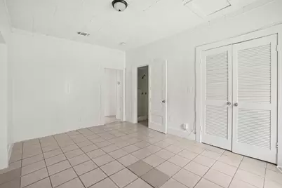 302 S Wood Street, Cleburne, TX 76033 - Photo 13