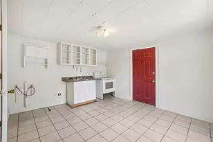 302 S Wood St, Cleburne, TX 76033 - Photo 25