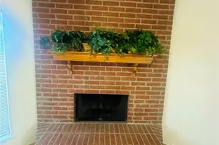 2621 Ozark Dr, Grand Prairie, TX 75052 - Photo 7