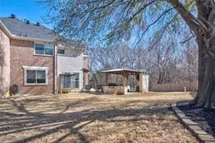 1901 N Port Ct, Grapevine, TX 76051 - Photo 11