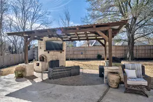 1901 N Port Ct, Grapevine, TX 76051 - Photo 9