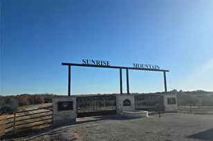 122 Mesa Vista Dr, Stephenville, TX 76401 - Photo 1