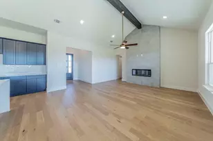 1305 Green Ridge Dr, Weatherford, TX 76085 - Photo 5