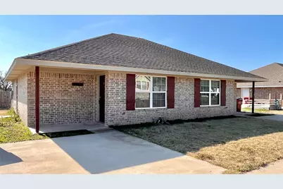 905 W 7th Street, Bonham, TX 75418 - Photo 1