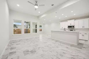 2716 E 12th St, Fort Worth, TX 76111 - Photo 9