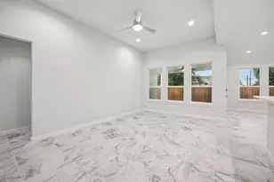 2716 E 12th St, Fort Worth, TX 76111 - Photo 9